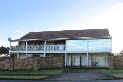 Photo of property in 24 Hurstbourn Priors, Goodwood Heights, Auckland, 2105