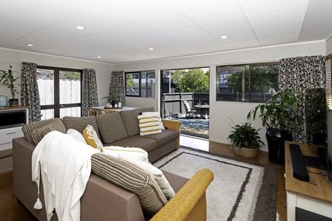 Photo of property in 4 Sarah Place, Farm Cove, Auckland, 2012