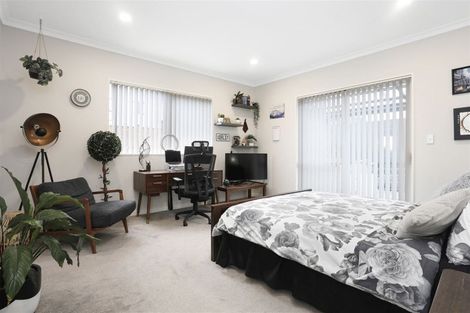 Photo of property in 17 Hangar Lane, Whenuapai, Auckland, 0618