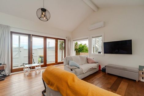 Photo of property in 1 Torquay Terrace, Newtown, Wellington, 6021