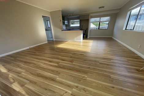 Photo of property in 95 Hobsonville Road, West Harbour, Auckland, 0618