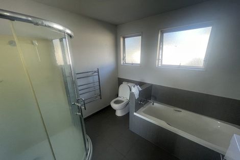 Photo of property in 357 Roscommon Road, Clendon Park, Auckland, 2103