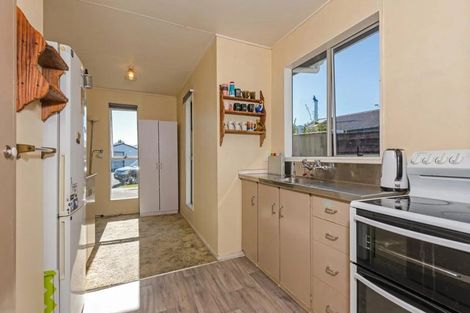 Photo of property in 38 Acacia Street, Kelvin Grove, Palmerston North, 4414