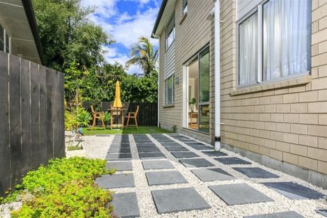 Photo of property in 19 Lynden Avenue, Hillcrest, Auckland, 0627