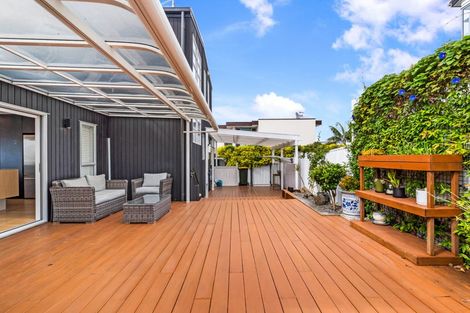 Photo of property in 24 Beach Road, Castor Bay, Auckland, 0620