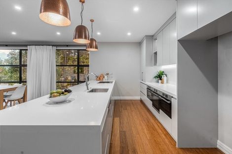 Photo of property in 102 Bassett Road, Remuera, Auckland, 1050