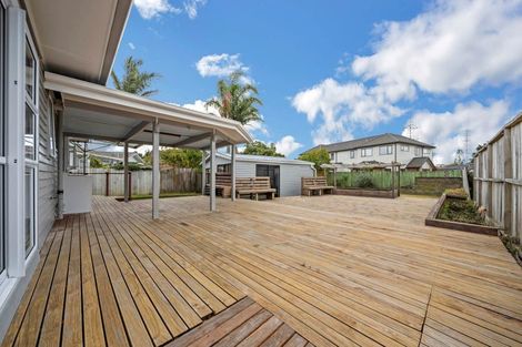 Photo of property in 54 Edgewater Drive, Pakuranga, Auckland, 2010