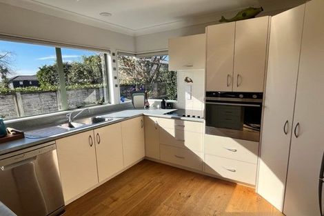 Photo of property in 9 Bradbury Road, Botany Downs, Auckland, 2010