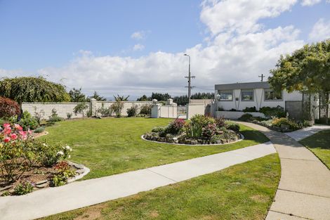 Photo of property in 1 Weston Road, Holmes Hill, Oamaru, 9401