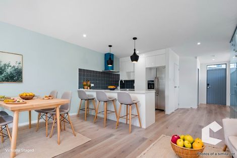 Photo of property in 5/10 Vinifera Place, Fairview Heights, Auckland, 0632