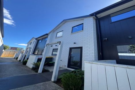 Photo of property in 9/87 Taikata Road, Te Atatu Peninsula, Auckland, 0610