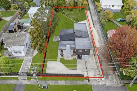 Photo of property in 192 Henderson Valley Road, Henderson, Auckland, 0612