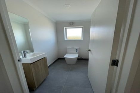 Photo of property in 30a Sorrel Crescent, Bucklands Beach, Auckland, 2012