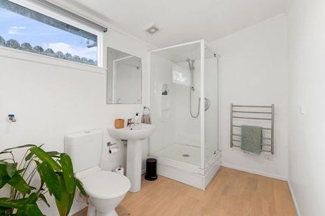 Photo of property in 10 Edgerton Road, Te Atatu Peninsula, Auckland, 0610