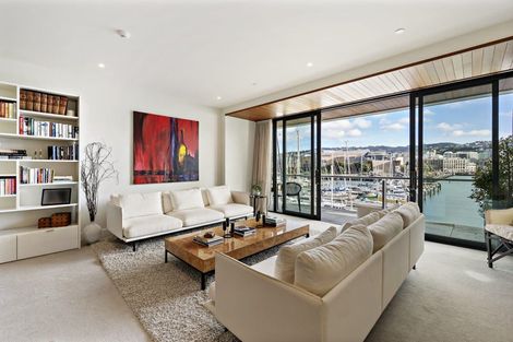 Photo of property in Clyde Quay Wharf, 2c/7 Clyde Quay Wharf, Te Aro, Wellington, 6011