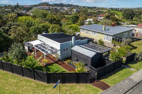 Photo of property in 21 Government Road, Raglan, 3225