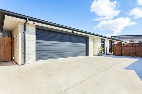 Photo of property in 1320b Papamoa Beach Road, Papamoa Beach, Papamoa, 3118