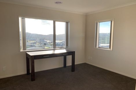 Photo of property in 12 Havana Rise, Grenada Village, Wellington, 6037