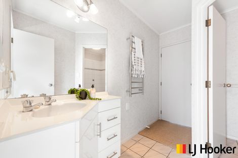 Photo of property in 168 Walter Strevens Drive, Conifer Grove, Takanini, 2112