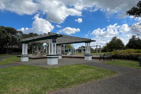 Photo of property in 12 Lone Tree Avenue, Te Atatu Peninsula, Auckland, 0610