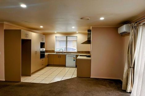 Photo of property in 23 Raphoe Road, Flat Bush, Auckland, 2019