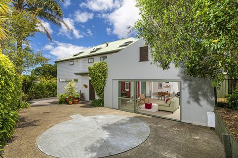 Photo of property in 2/305 Lake Road, Hauraki, Auckland, 0622