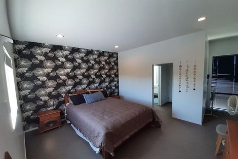 Photo of property in 76g Edmonton Road, Henderson, Auckland, 0612