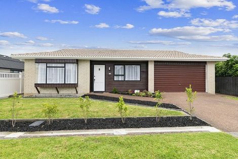 Photo of property in 15a Edward Avenue, Orewa, 0931