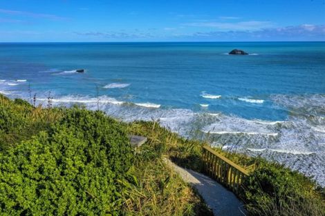 Photo of property in 39 Waitea Road, Muriwai, 0881