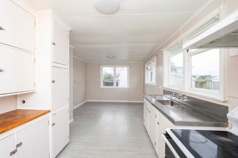 Photo of property in 5 Crewe Crescent, Hokowhitu, Palmerston North, 4410