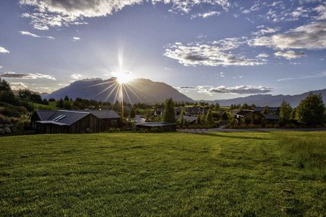 Photo of property in 13 Pendeen Crescent, Jacks Point, Queenstown, 9371