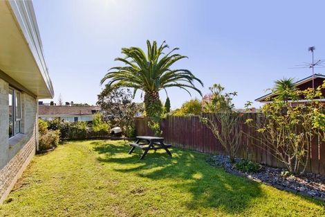 Photo of property in 2/103 Glenmore Road, Sunnyhills, Auckland, 2010