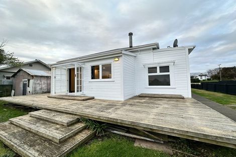 Photo of property in 17 Caius Avenue, Gonville, Whanganui, 4501