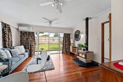 Photo of property in 125 Waimumu Road, Massey, Auckland, 0614