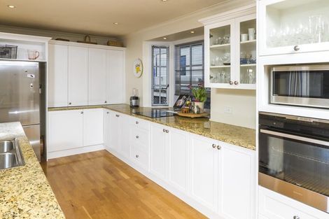 Photo of property in 128 Beach Road, Castor Bay, Auckland, 0620