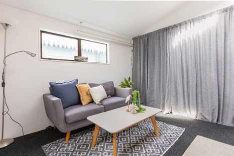 Photo of property in 124-126 Renown Road, Raumati South, Paraparaumu, 5032