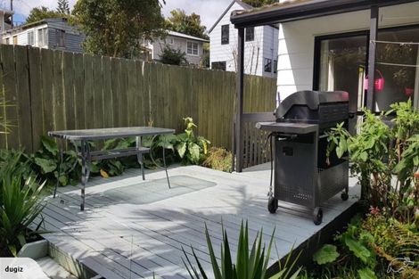 Photo of property in 1/66 Birkdale Road, Birkdale, Auckland, 0626