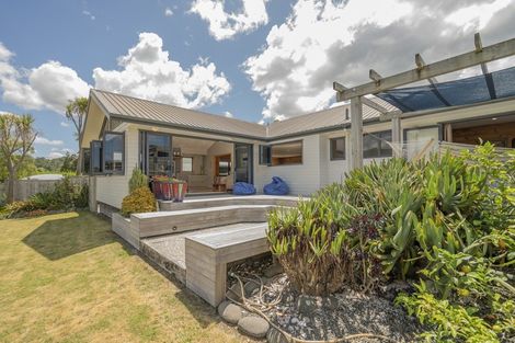 Photo of property in 13 Martin Place, Cooks Beach, Whitianga, 3591