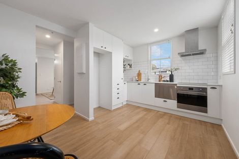 Photo of property in 4/30 Hargest Crescent, Sydenham, Christchurch, 8023