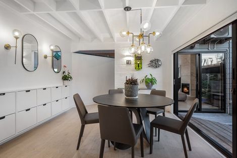 Photo of property in 9 Quebec Road, Milford, Auckland, 0620