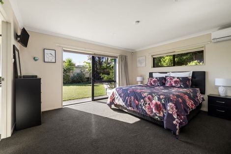 Photo of property in 57 Oteki Park Drive, Welcome Bay, Tauranga, 3112