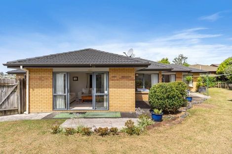 Photo of property in 90 Buscomb Avenue, Henderson, Auckland, 0610