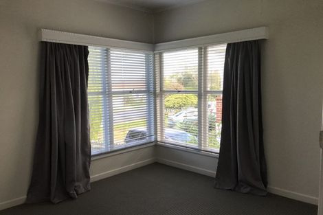 Photo of property in 12 Tiroroa Avenue, Te Atatu South, Auckland, 0610