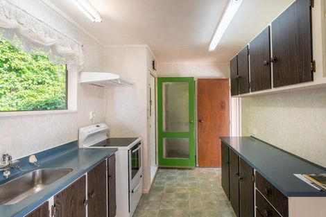 Photo of property in 4 Buckley Grove, Paraparaumu, 5032