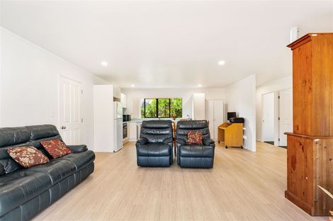 Photo of property in 22 Albizia Avenue, Henderson, Auckland, 0612