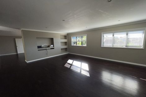 Photo of property in 2 Bellbird Rise, Murrays Bay, Auckland, 0630