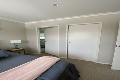 Photo of property in 28 Queen Street, Cambridge, 3434