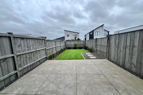 Photo of property in 28 Rauriki Lane, Rosehill, Papakura, 2113