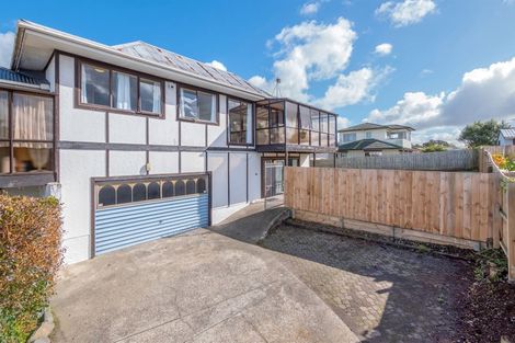 Photo of property in 2/4 Albert Street, Papakura, 2110