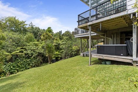 Photo of property in 16 Landsdale Place, Massey, Auckland, 0614